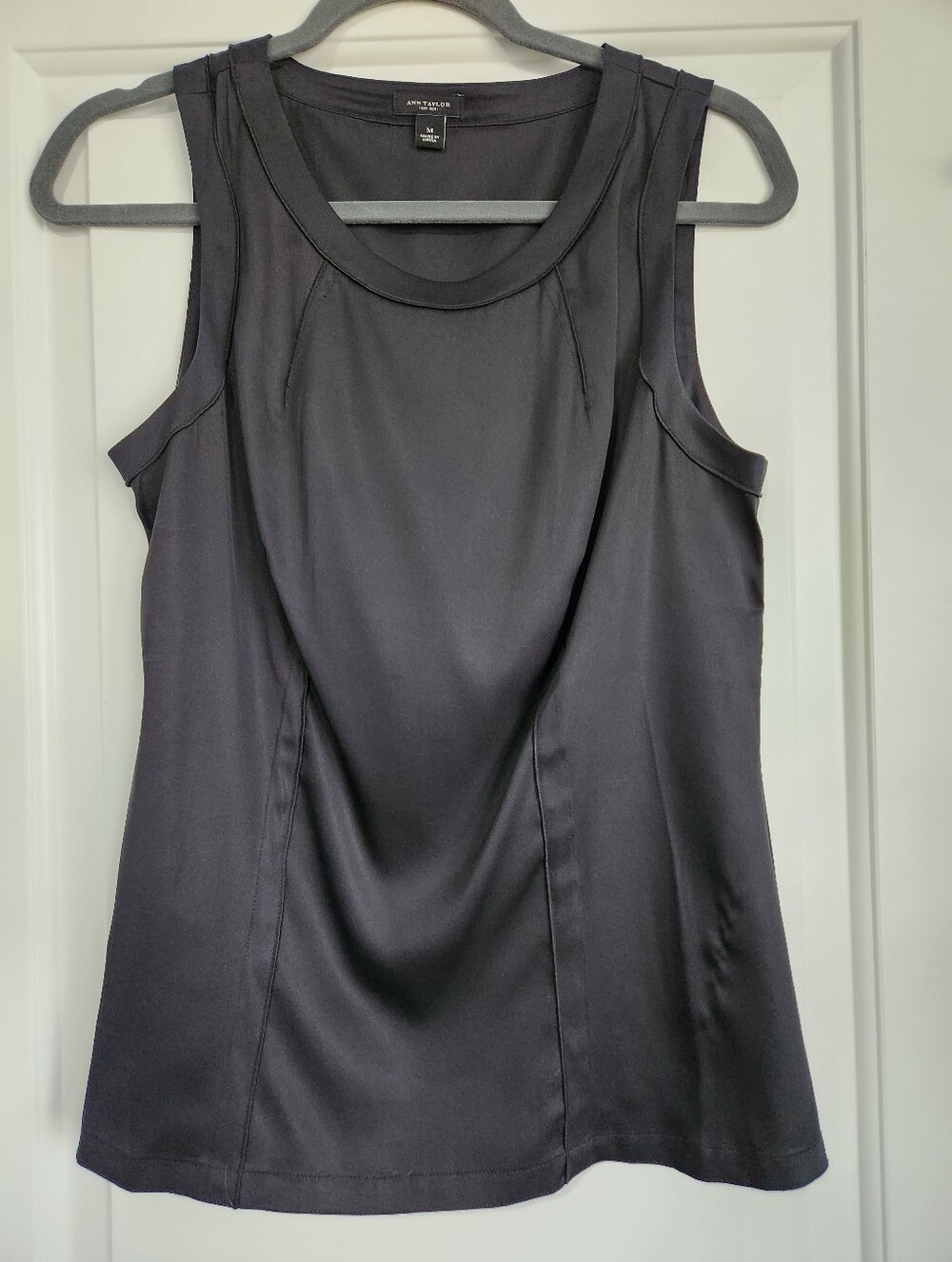 Ann Taylor Black Sleeveless Top